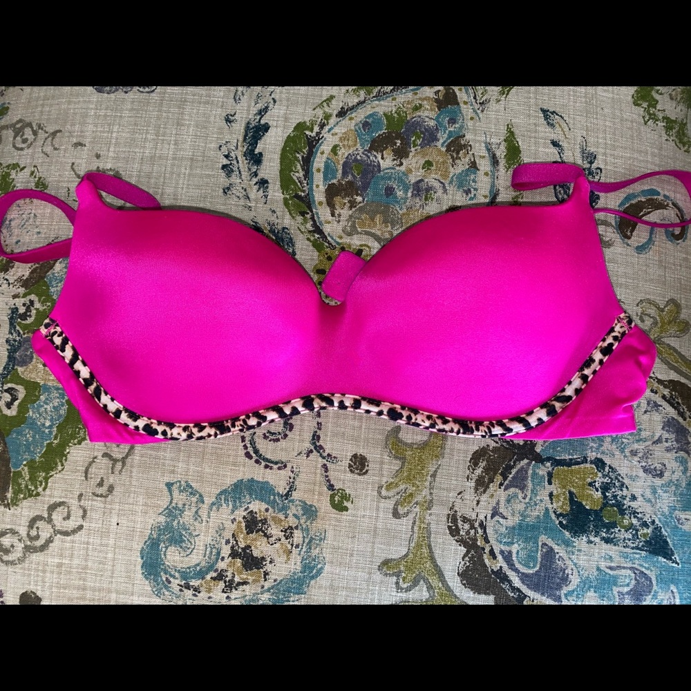 Victoria’s Secret Pink Bra w/ Leopard trim